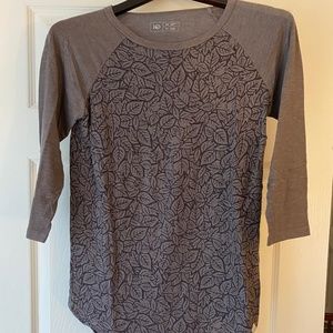 Tentree Purple Leaf Pattern 3/4 length sleeve size xs